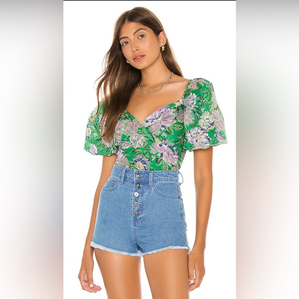 ASTR the Label Sonnet Top in Green Lilac | REVOLVE